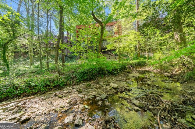 585 Overbrook Drive NW, Atlanta, GA 30318