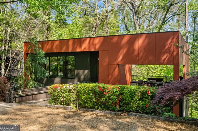 585 Overbrook Drive NW, Atlanta, GA 30318