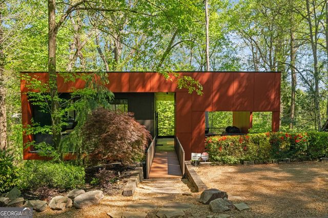 585 Overbrook Drive NW, Atlanta, GA 30318