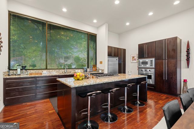 585 Overbrook Drive NW, Atlanta, GA 30318