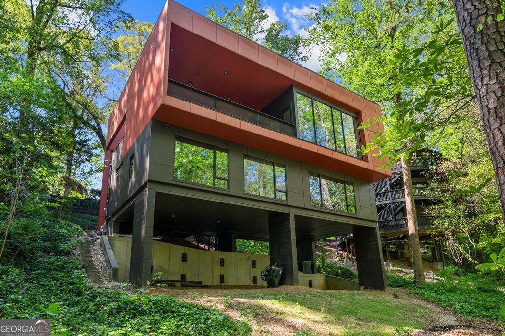 585 Overbrook Drive NW, Atlanta, GA 30318