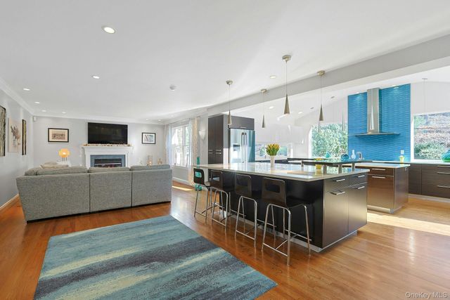 21 Candlewood Court, Briarcliff Manor, NY 10510