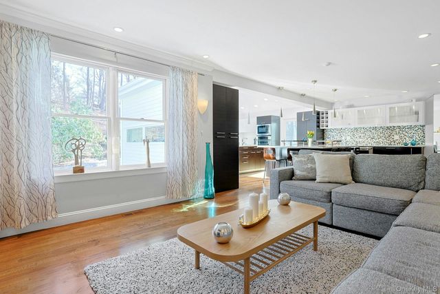 21 Candlewood Court, Briarcliff Manor, NY 10510