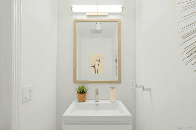 21 Candlewood Court, Briarcliff Manor, NY 10510