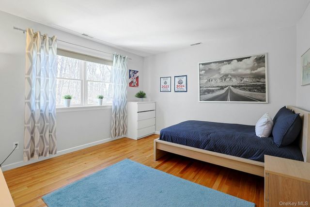 21 Candlewood Court, Briarcliff Manor, NY 10510