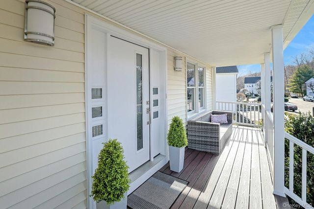 21 Candlewood Court, Briarcliff Manor, NY 10510