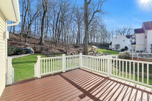 21 Candlewood Court, Briarcliff Manor, NY 10510