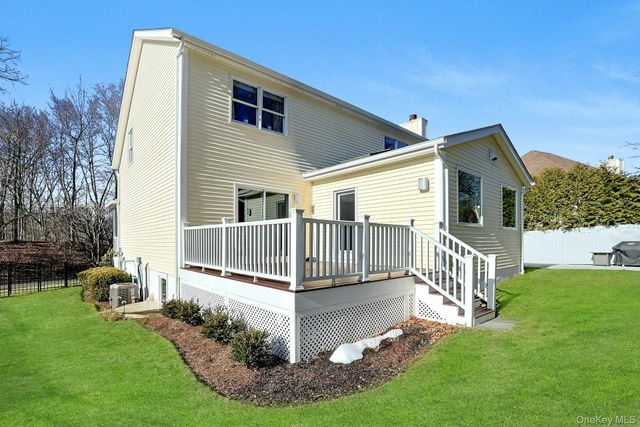 21 Candlewood Court, Briarcliff Manor, NY 10510