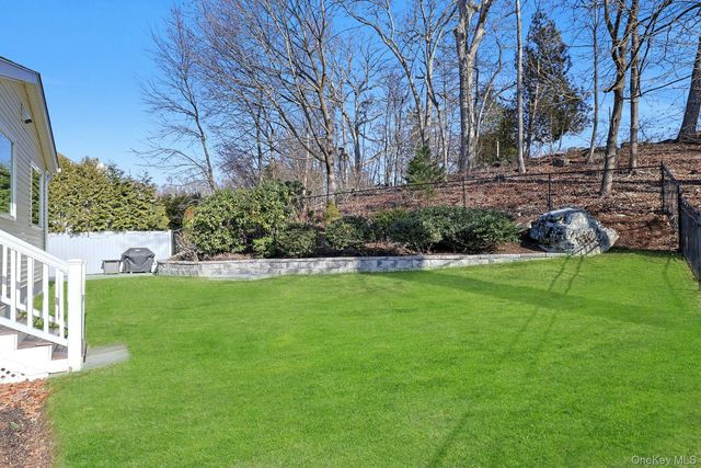 21 Candlewood Court, Briarcliff Manor, NY 10510