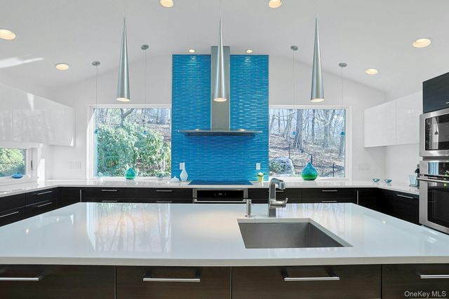 21 Candlewood Court, Briarcliff Manor, NY 10510