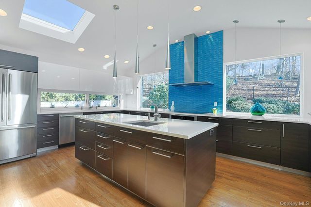 21 Candlewood Court, Briarcliff Manor, NY 10510