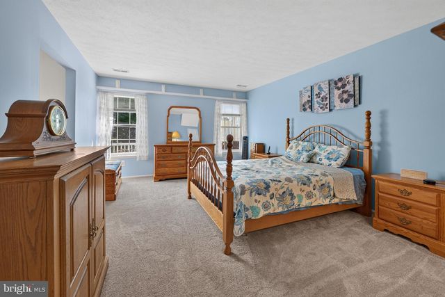 157 INDIGO DR, Mount Laurel, NJ 08054