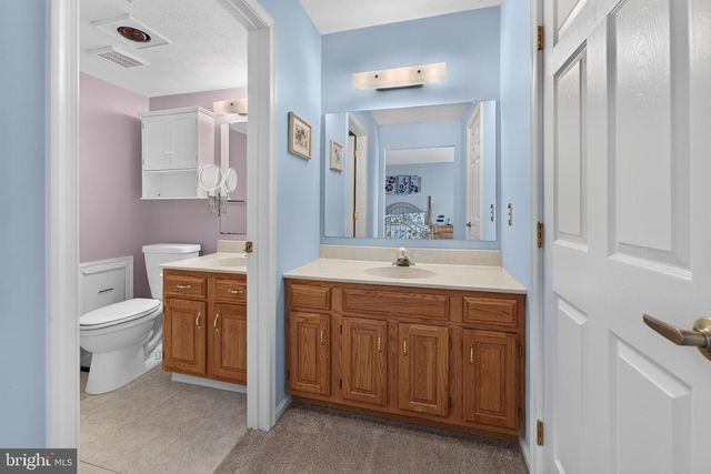 157 INDIGO DR, Mount Laurel, NJ 08054