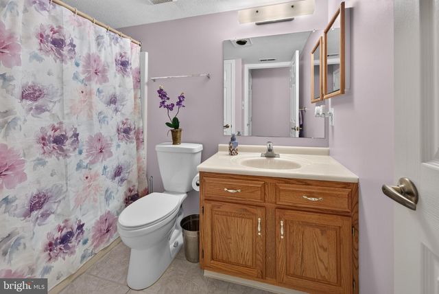 157 INDIGO DR, Mount Laurel, NJ 08054