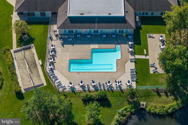 157 INDIGO DR, Mount Laurel, NJ 08054