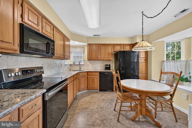 157 INDIGO DR, Mount Laurel, NJ 08054