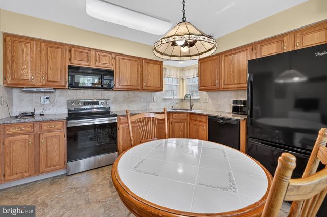 157 INDIGO DR, Mount Laurel, NJ 08054