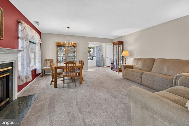 157 INDIGO DR, Mount Laurel, NJ 08054