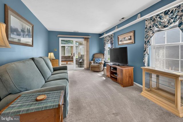 157 INDIGO DR, Mount Laurel, NJ 08054