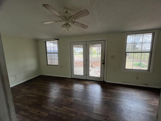 1220 N Robberson Avenue, Springfield, MO 65802