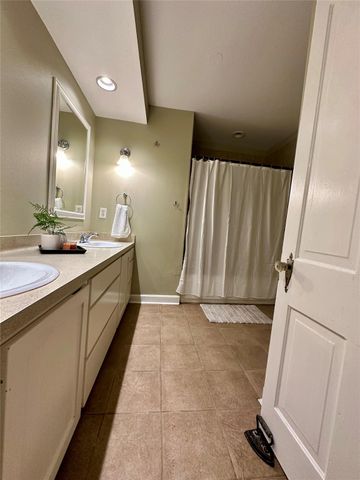 305 W Davilla ST, Granger, TX 76530
