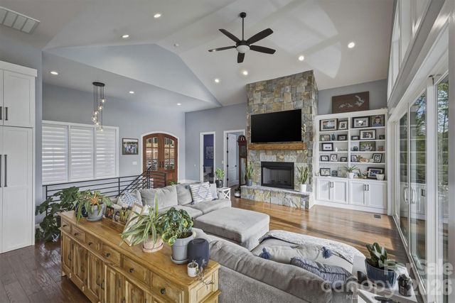 10 Otter Cove Court, Nebo, NC 28761