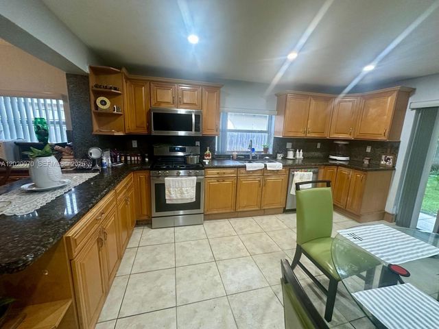 659 W 14th Street, Hialeah, FL 33010