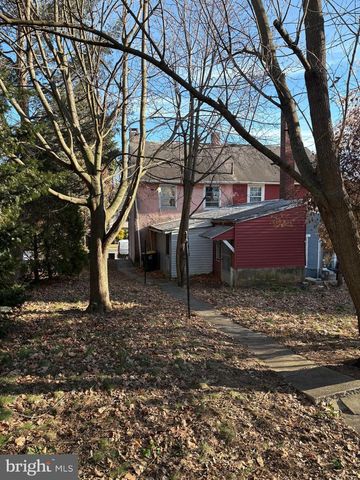 104 S 2ND ST, Womelsdorf, PA 19567