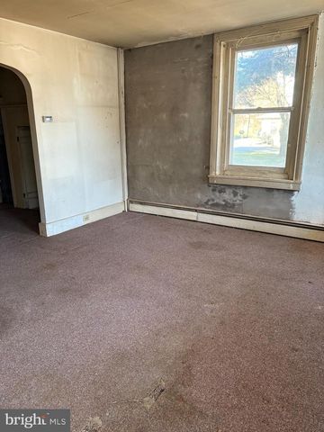 104 S 2ND ST, Womelsdorf, PA 19567