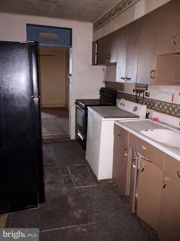 104 S 2ND ST, Womelsdorf, PA 19567