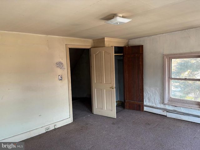 104 S 2ND ST, Womelsdorf, PA 19567