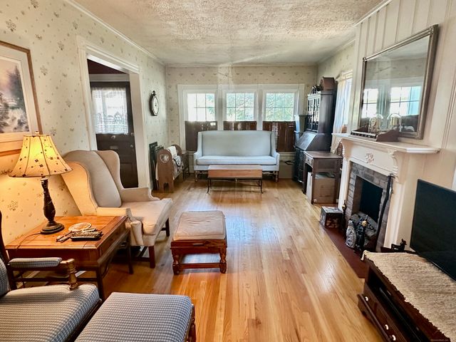 232 Court Street, West Haven, CT 06516