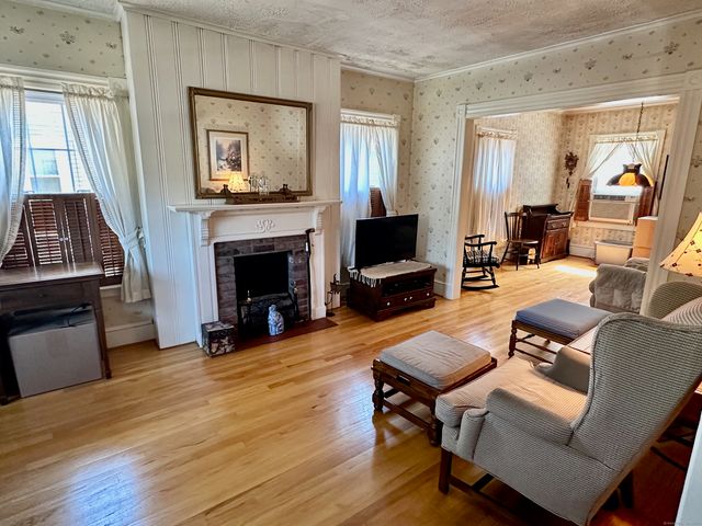 232 Court Street, West Haven, CT 06516