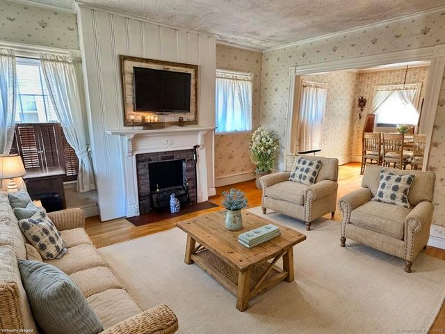 232 Court Street, West Haven, CT 06516