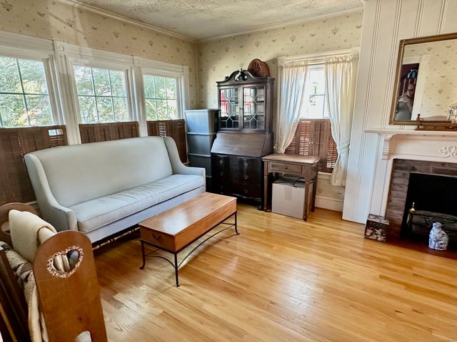 232 Court Street, West Haven, CT 06516