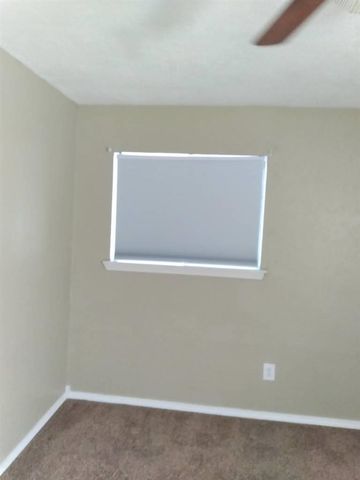 2516 NW 7th St, Lawton, OK 73507
