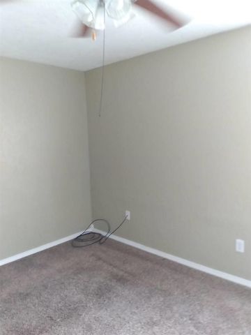 2516 NW 7th St, Lawton, OK 73507