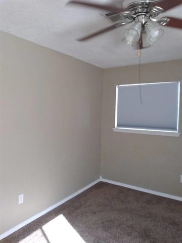 2516 NW 7th St, Lawton, OK 73507