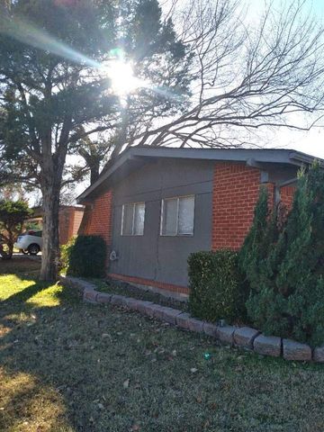 2516 NW 7th St, Lawton, OK 73507