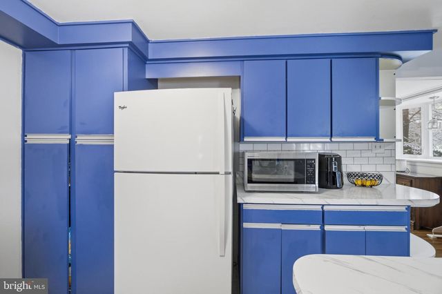 8930 SYLVIA LN, Philadelphia, PA 19115