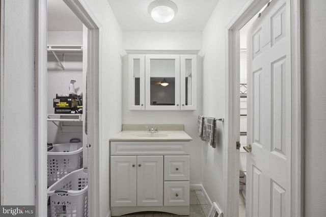 8930 SYLVIA LN, Philadelphia, PA 19115