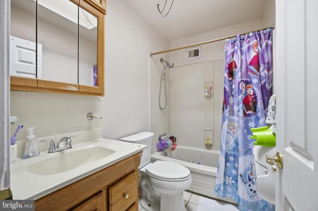 8930 SYLVIA LN, Philadelphia, PA 19115