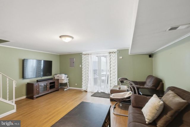 8930 SYLVIA LN, Philadelphia, PA 19115