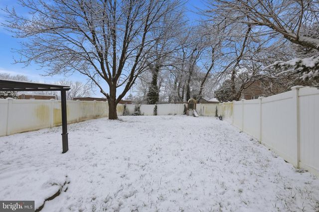 8930 SYLVIA LN, Philadelphia, PA 19115