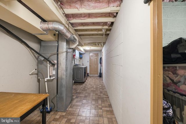 8930 SYLVIA LN, Philadelphia, PA 19115