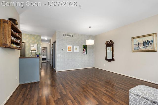 300 Beverly Avenue, Auburn Hills, MI 48326