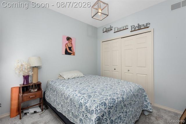 300 Beverly Avenue, Auburn Hills, MI 48326