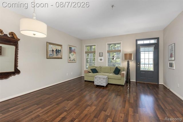 300 Beverly Avenue, Auburn Hills, MI 48326