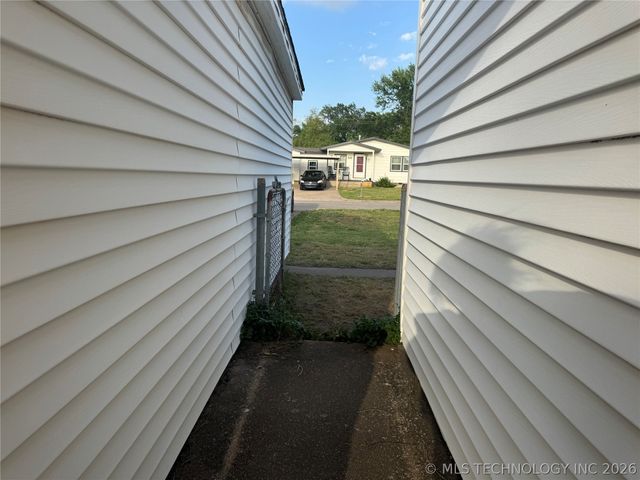 1573 S Penn Avenue, Bartlesville, OK 74003