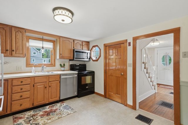 7 Linden Street, Ashland, MA 01721